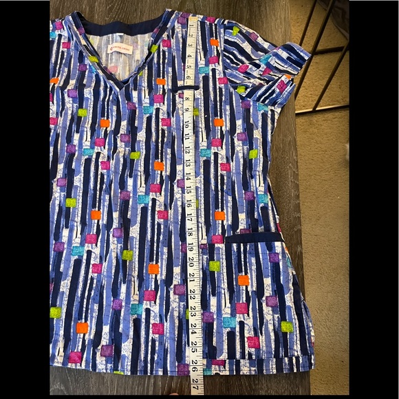 Scrubs, Scrub top, White Cross Blue/White, Short Sleeve Size XL - Picture 11 of 14